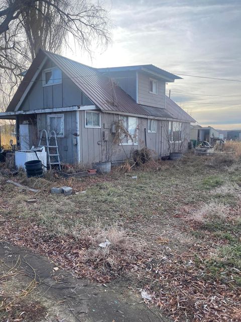 Tiny photo for 3364 Johns Avenue, Klamath Falls, OR 97603 (MLS # 220212690)