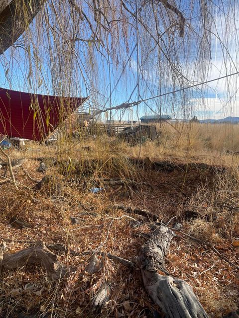 Tiny photo for 3364 Johns Avenue, Klamath Falls, OR 97603 (MLS # 220212690)