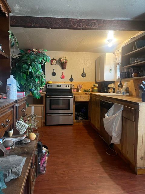 Tiny photo for 3364 Johns Avenue, Klamath Falls, OR 97603 (MLS # 220212690)