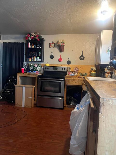 Tiny photo for 3364 Johns Avenue, Klamath Falls, OR 97603 (MLS # 220212690)