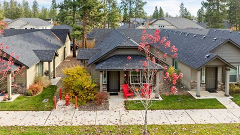 Photo of 928 N Trinity Way, Sisters, OR 97759 (MLS # 220211350)