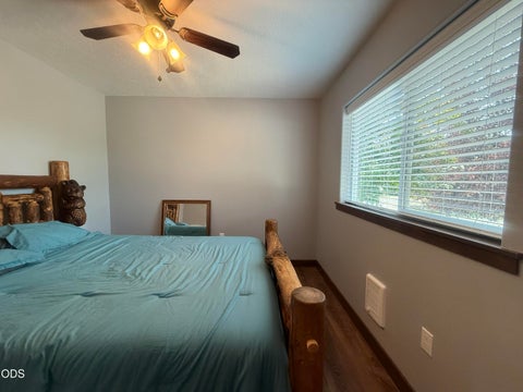 Tiny photo for 216 Avenue B, Seneca, OR 97873 (MLS # 220226154)