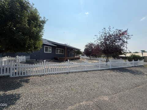 Tiny photo for 216 Avenue B, Seneca, OR 97873 (MLS # 220226154)