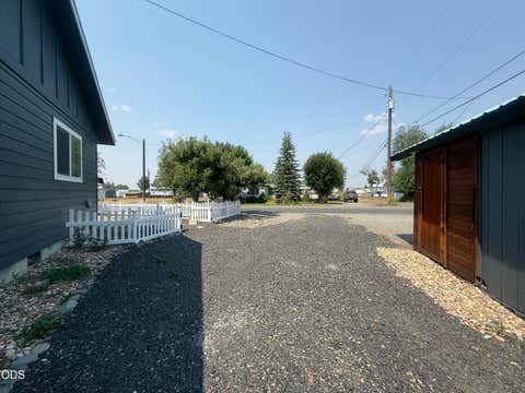Tiny photo for 216 Avenue B, Seneca, OR 97873 (MLS # 220226154)