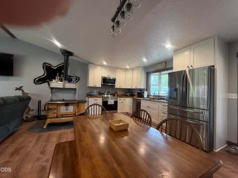 Tiny photo for 216 Avenue B, Seneca, OR 97873 (MLS # 220226154)