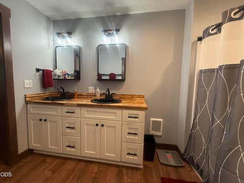 Tiny photo for 216 Avenue B, Seneca, OR 97873 (MLS # 220226154)