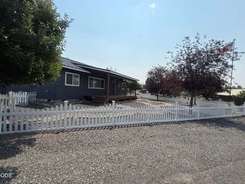 Tiny photo for 216 Avenue B, Seneca, OR 97873 (MLS # 220226154)
