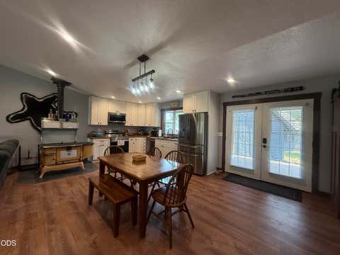 Tiny photo for 216 Avenue B, Seneca, OR 97873 (MLS # 220226154)