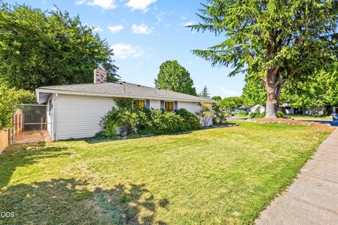 Tiny photo for 2951 Barclay Road, Medford, OR 97504 (MLS # 220223879)