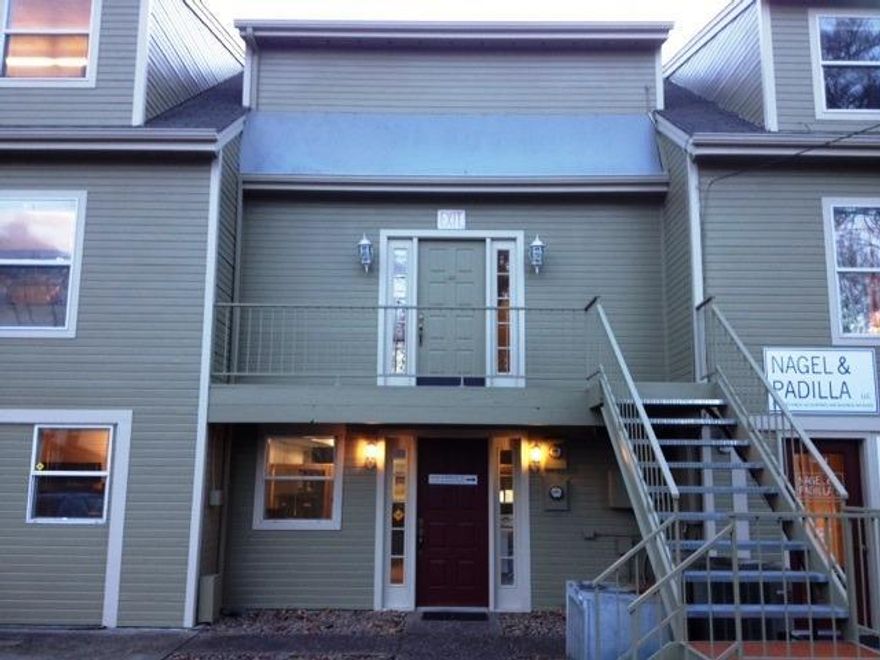 Two Suites available in this adorable professional building! One suite is upstairs and features 465 square feet of open space for just $500/mo. The other is 350 sf, on the main level and just $475/mo. Prices include utilities.