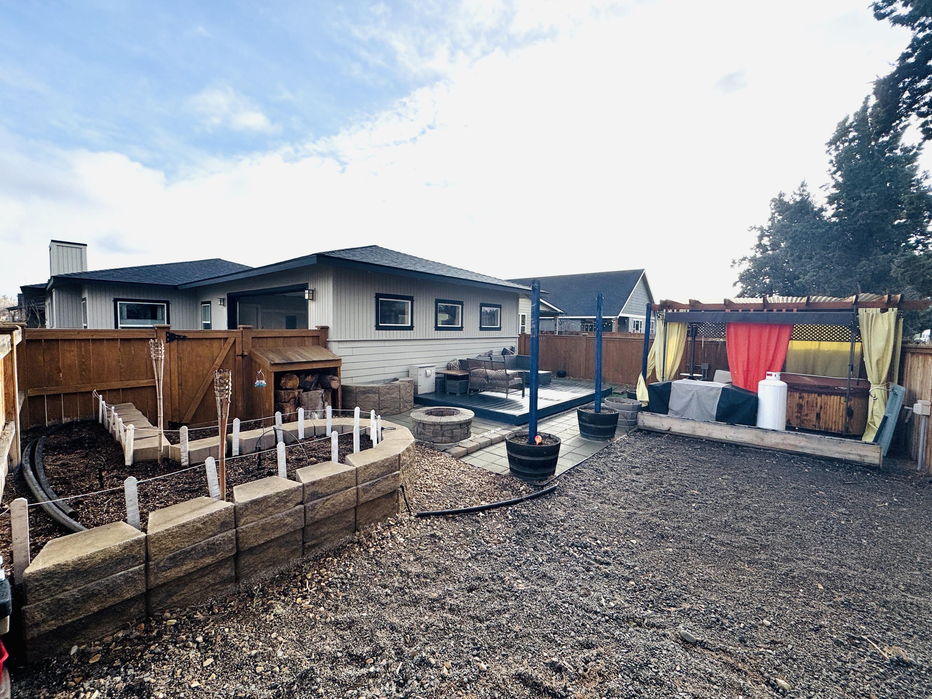 Canyon Rim Village - Residential