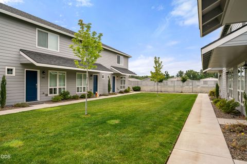 Tiny photo for 185 Northridge Terrace, Medford, OR 97501 (MLS # 220223881)