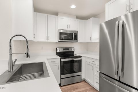 Tiny photo for 185 Northridge Terrace, Medford, OR 97501 (MLS # 220223881)
