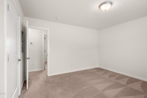 Tiny photo for 185 Northridge Terrace, Medford, OR 97501 (MLS # 220223881)
