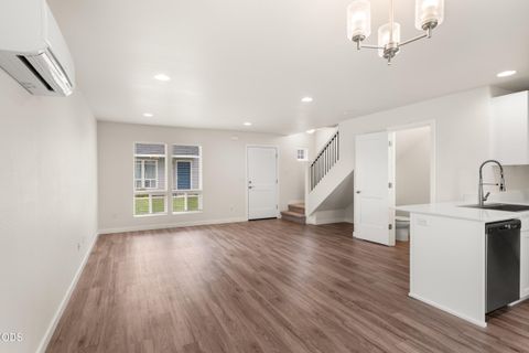 Tiny photo for 185 Northridge Terrace, Medford, OR 97501 (MLS # 220223881)