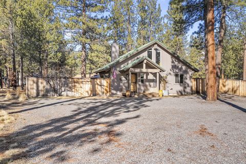 Tiny photo for 69288 Ladigo, Sisters, OR 97759 (MLS # 220215178)