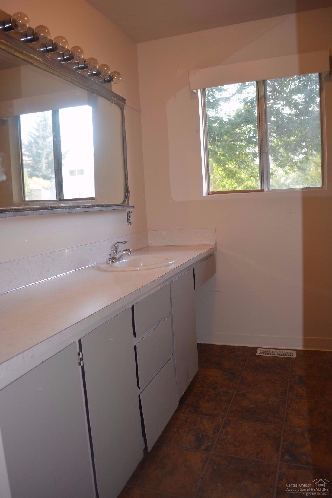 PleasVH - Residential