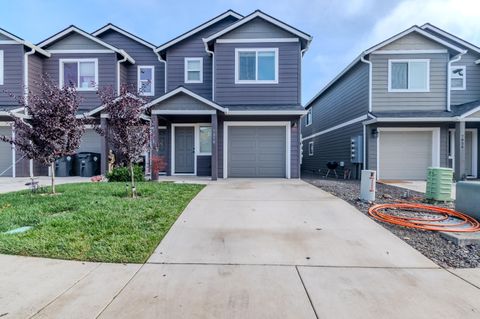Photo of 7858 Phaedra Lane, White City, OR 97503 (MLS # 220211942)