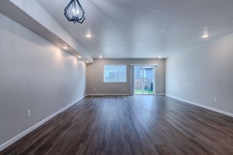 Tiny photo for 7858 Phaedra Lane, White City, OR 97503 (MLS # 220211942)