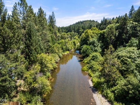 Photo of 505 Udee Road, OBrien, OR 97534 (MLS # 220225094)