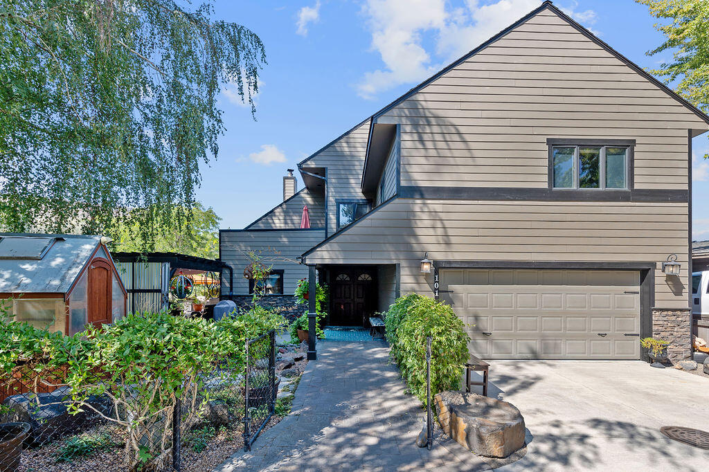 101 NE Marmot Lane