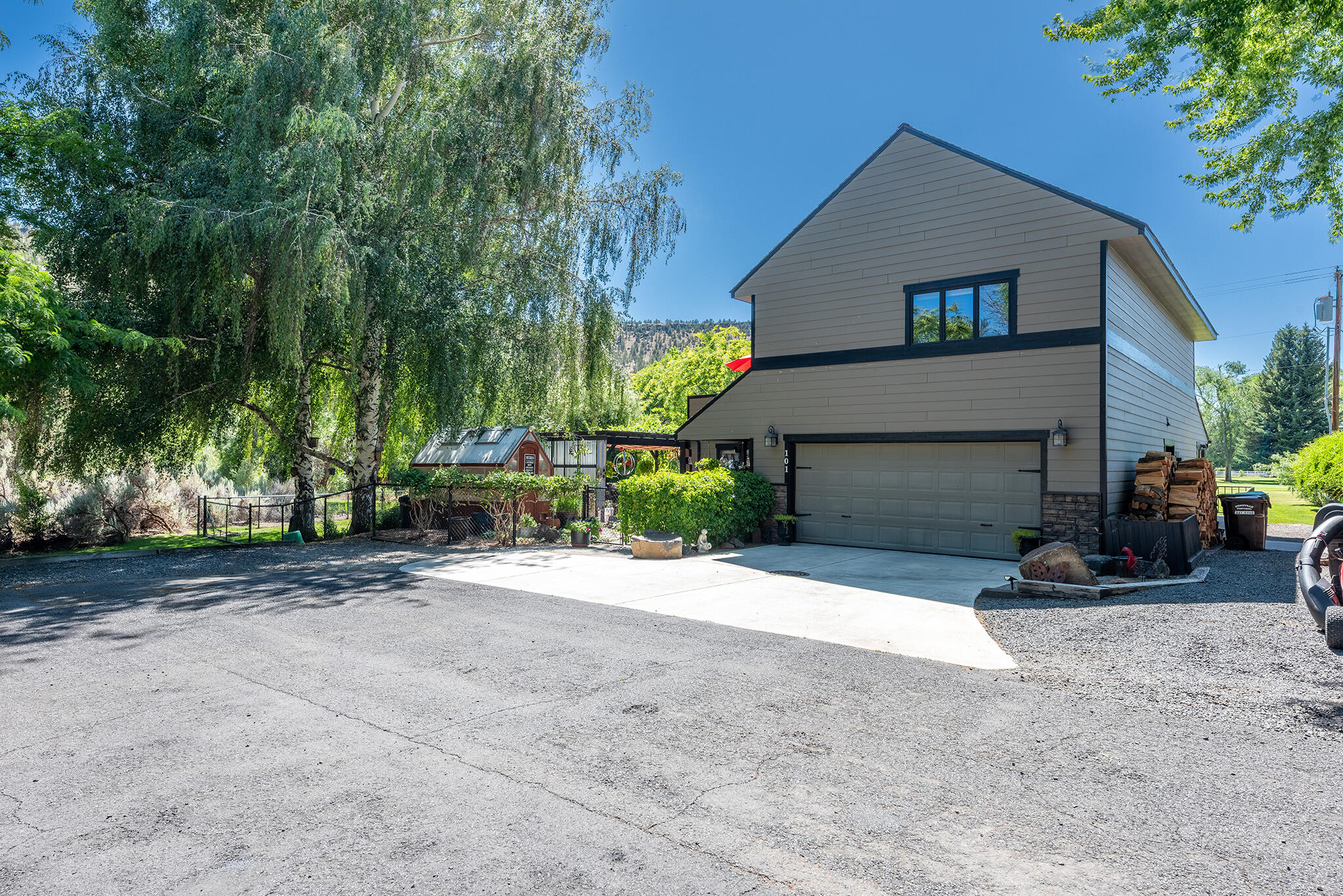 101 NE Marmot Lane