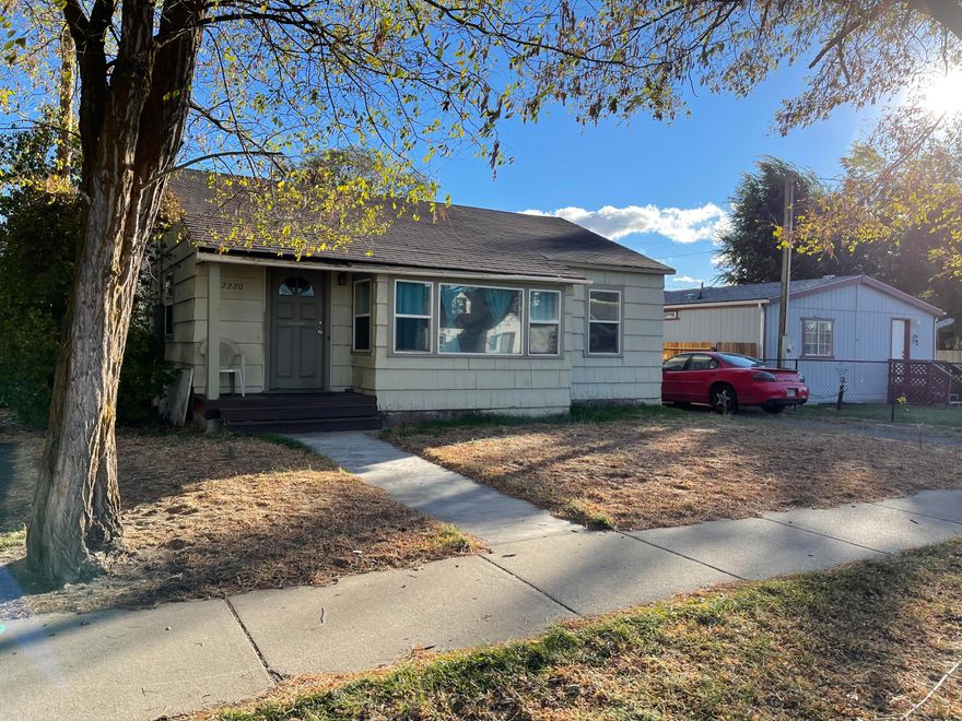 Great first time buyer opportunity on this cute home. Vinyl windows, nice size backyard, good condition.