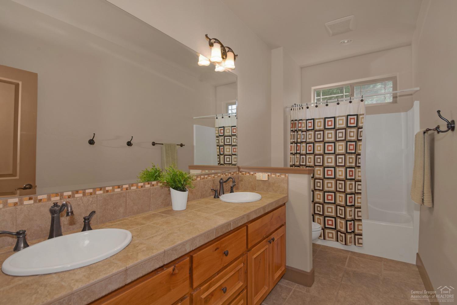 Skyliner Summit - Residential