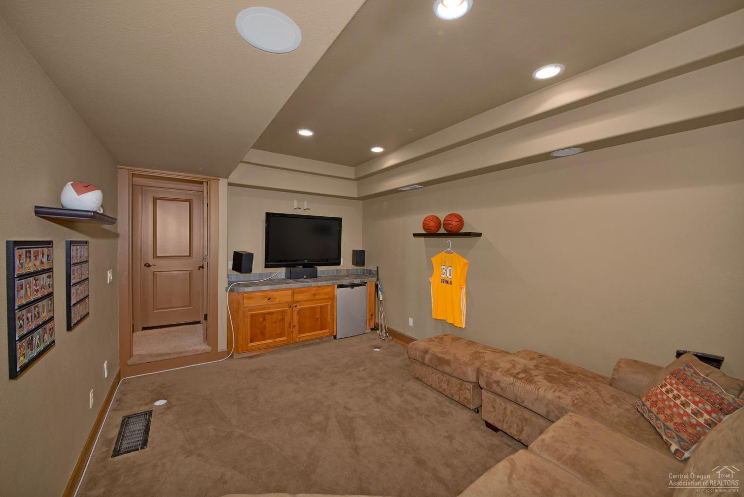 Skyliner Summit - Residential