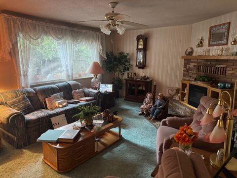 Tiny photo for 225 SW Westholm Avenue, Grants Pass, OR 97526 (MLS # 220212400)