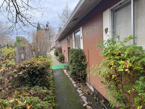 Tiny photo for 225 SW Westholm Avenue, Grants Pass, OR 97526 (MLS # 220212400)
