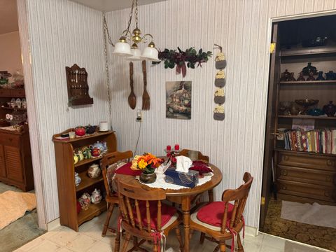 Tiny photo for 225 SW Westholm Avenue, Grants Pass, OR 97526 (MLS # 220212400)