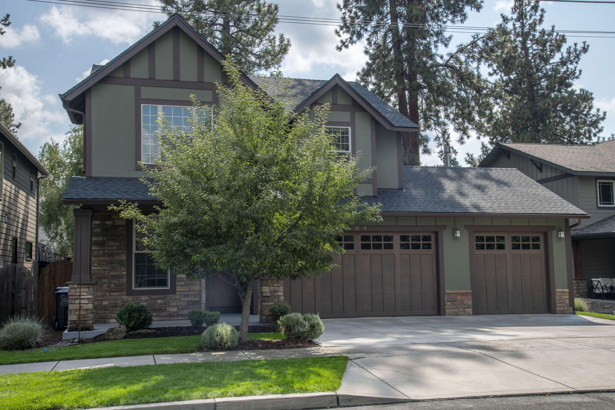 19779 Hollygrape Street
