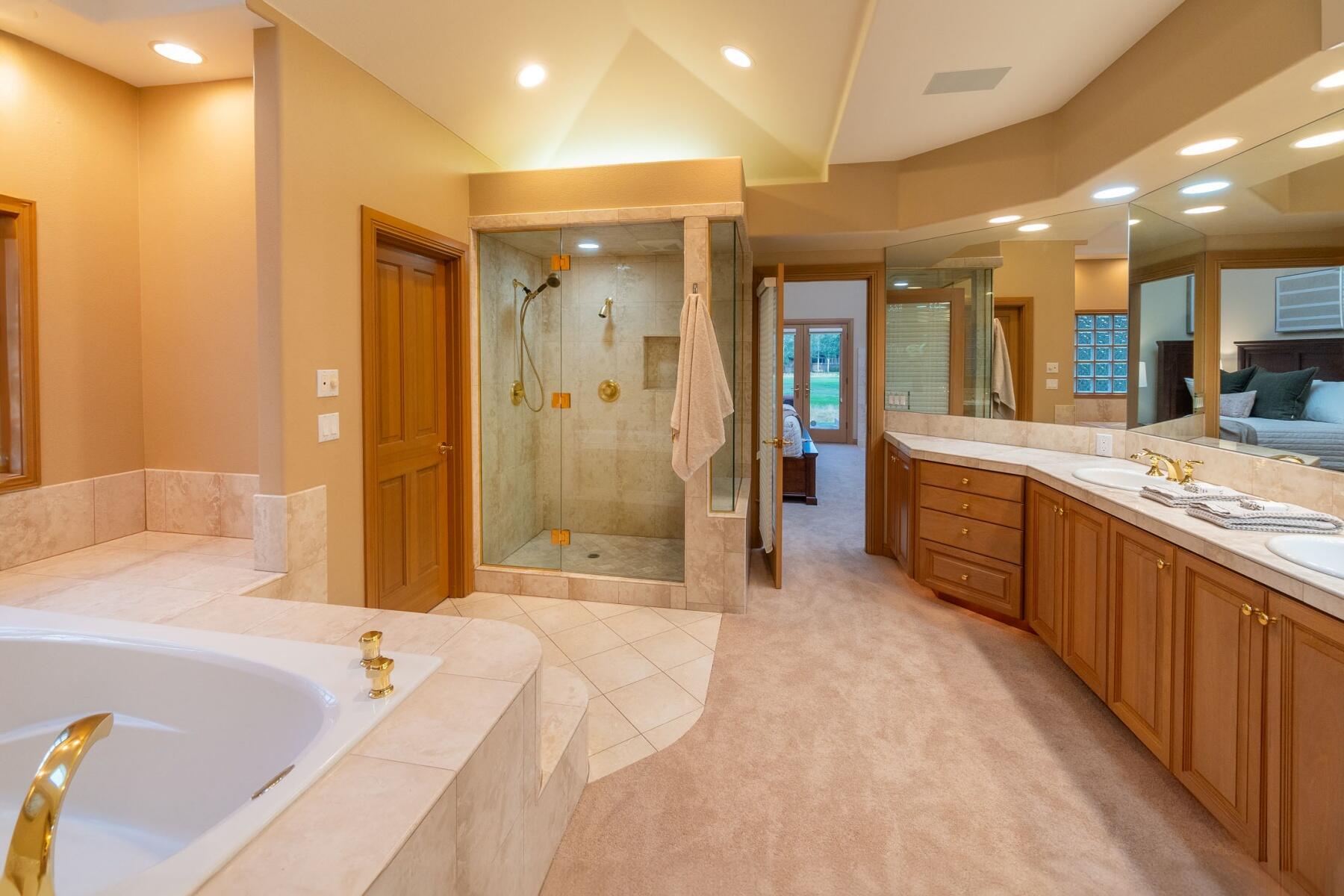 Broken Top - Residential