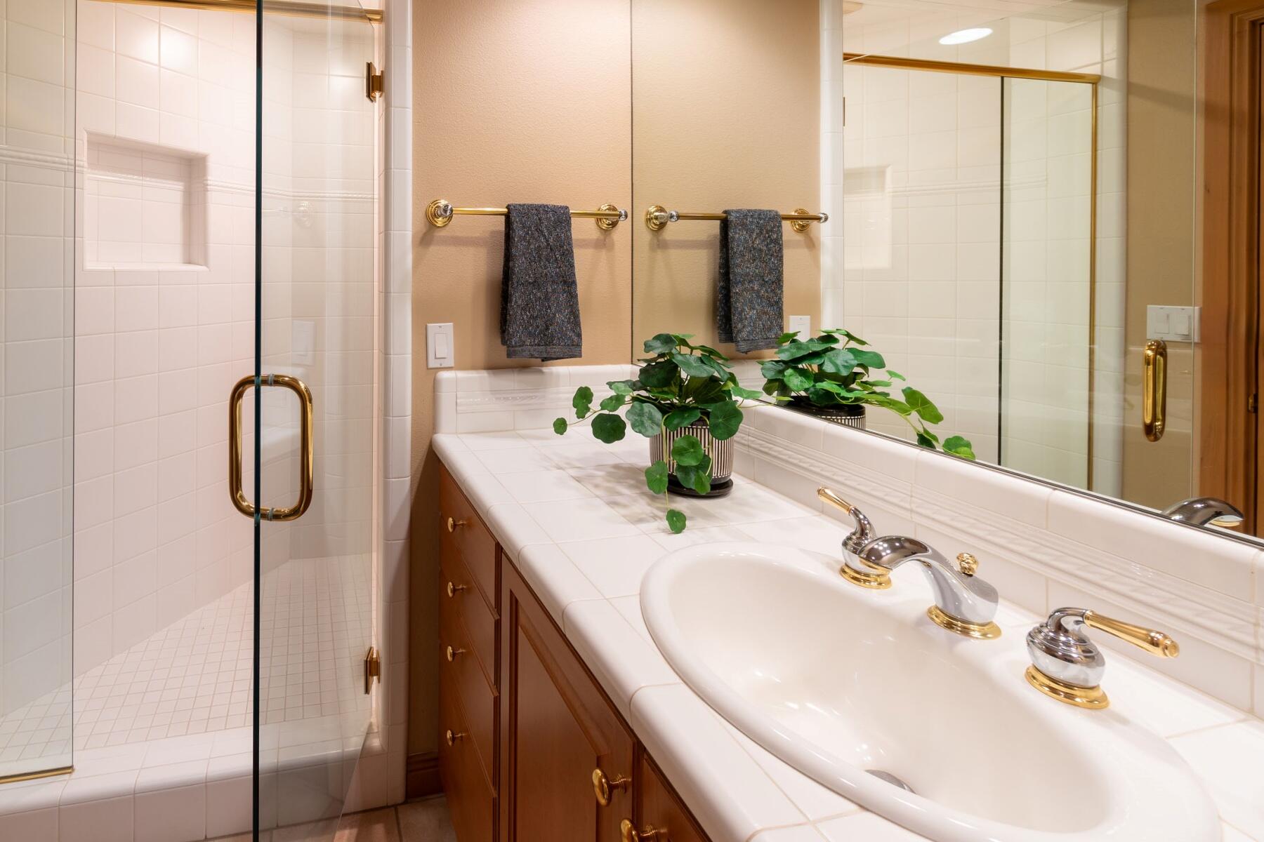 Broken Top - Residential