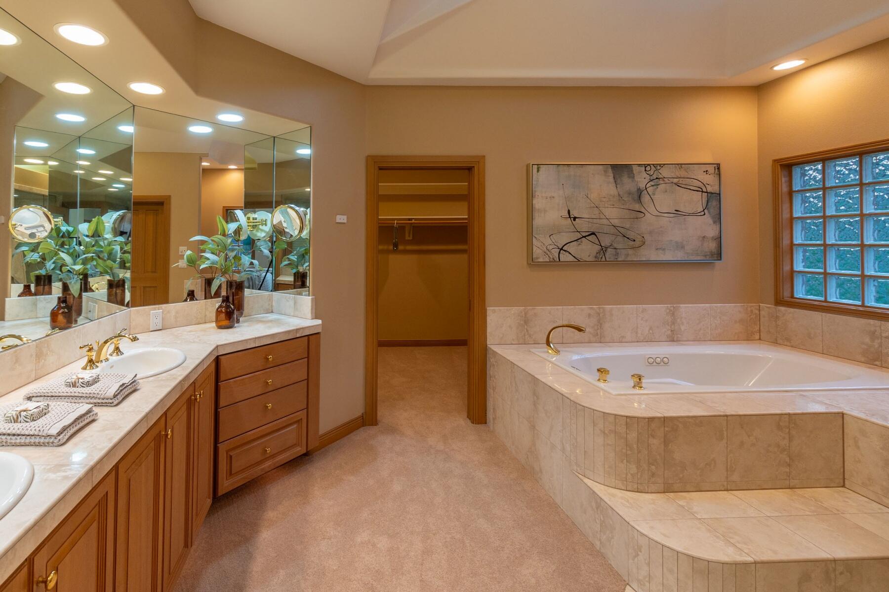 Broken Top - Residential