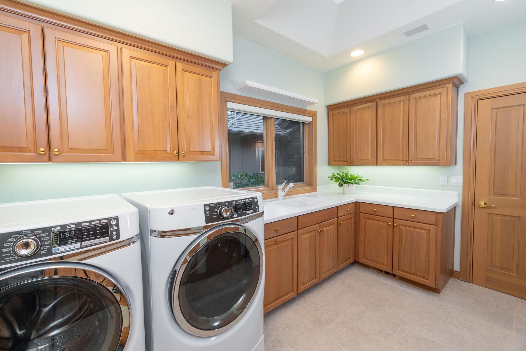 Broken Top - Residential