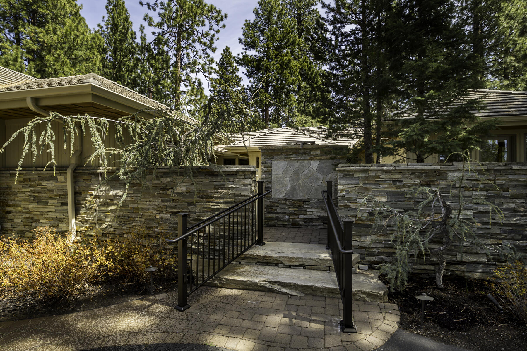 Broken Top - Residential