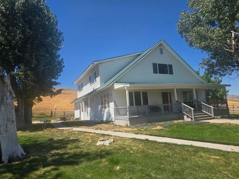 Tiny photo for 39042 Clover Flat Road, Paisley, OR 97636 (MLS # 220213992)