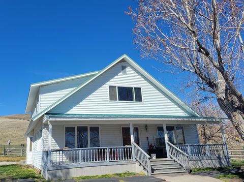 Tiny photo for 39042 Clover Flat Road, Paisley, OR 97636 (MLS # 220213992)