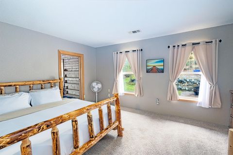 Tiny photo for 5370 Caves Highway, Cave Junction, OR 97523 (MLS # 220213930)