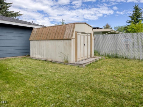 Tiny photo for 3111 Caroline Street, Klamath Falls, OR 97603 (MLS # 220223067)
