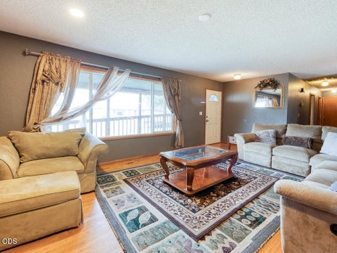 Tiny photo for 3111 Caroline Street, Klamath Falls, OR 97603 (MLS # 220223067)