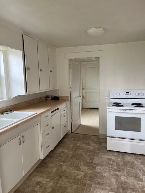 Tiny photo for 1720 SW Bridge Street, Grants Pass, OR 97526 (MLS # 220215280)