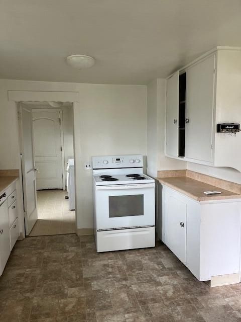 Tiny photo for 1720 SW Bridge Street, Grants Pass, OR 97526 (MLS # 220215280)