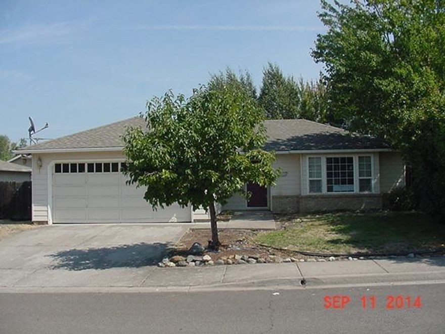 This is a Fannie Mae Homepath property...Cute home in a lovely SW Medford neighborhood. Just blocks away from new South Medford High. Large fenced in backyard with patio. Bright open layout. Nice kitchen with lots of cabinet space, tile flooring and some appliances. Open dining and living area. Good size bedrooms!