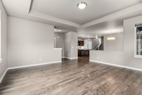 Tiny photo for 51852 Hollinshead Place, La Pine, OR 97739 (MLS # 220220782)