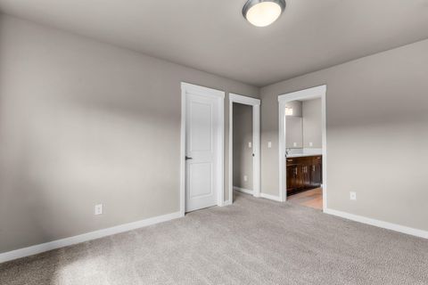 Tiny photo for 51852 Hollinshead Place, La Pine, OR 97739 (MLS # 220220782)