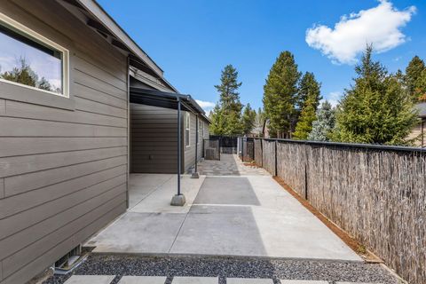 Tiny photo for 51852 Hollinshead Place, La Pine, OR 97739 (MLS # 220220782)