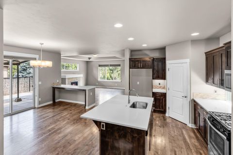 Tiny photo for 51852 Hollinshead Place, La Pine, OR 97739 (MLS # 220220782)